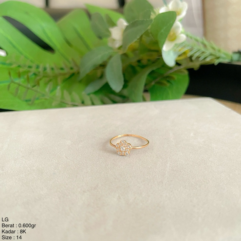 Perhiasan Cincin Emas Bunga Permata Diamond Look UBS 8k/375