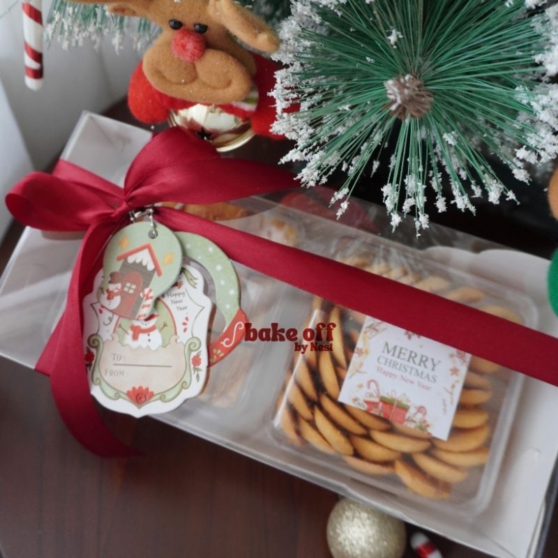 

Hampers Natal / Christmas Hampers / Parcel / Kastengel & Lidah Kucing Edam Cheese Wisman + FREE Hangtag + Pita + Spunbag