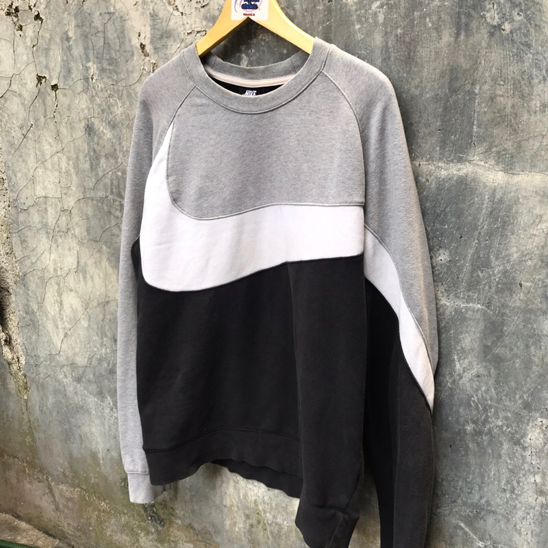 crewneck sweater nike big swoosh logo rare vintage second thrift original