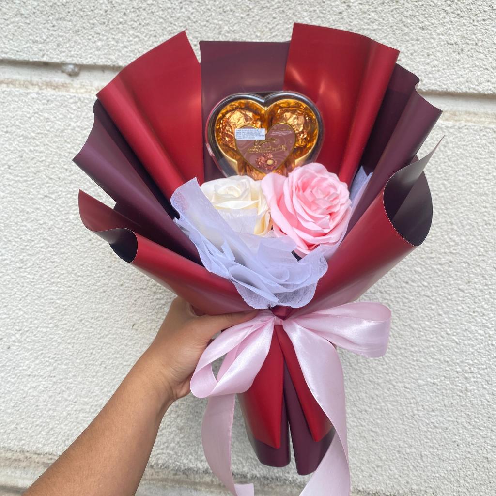 buket coklat / bouquet coklat / buket wisuda / kado wisuda / buket ulang tahun / snack buket / snack