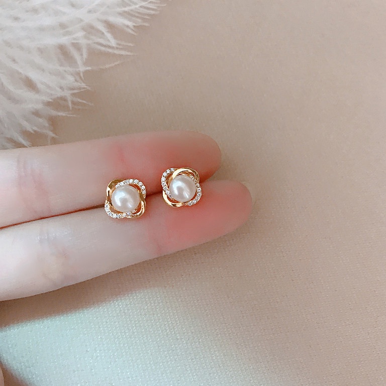 Barang baru Anting Gulistan Lilit Mutiara Anting Stud Fashion Elegan