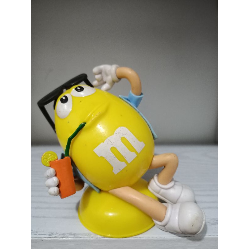 Figur MnM Hawai Kuning vintage