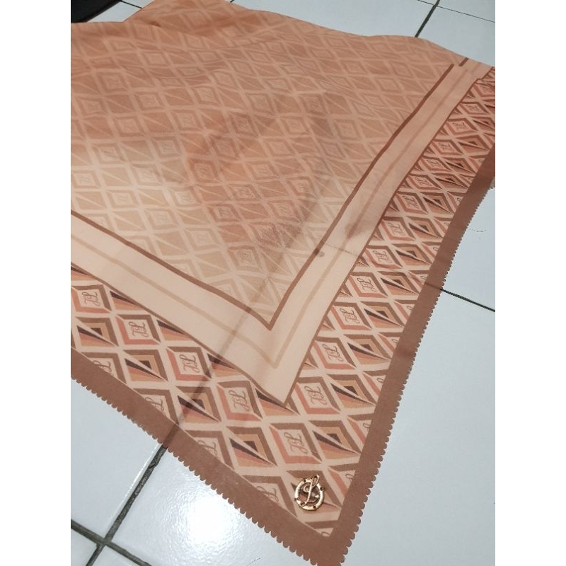 Preloved hijab laudya cynthia bella / LBYLCB