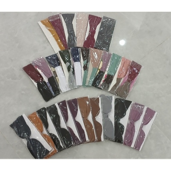 Bandana kain motif polos berwarna