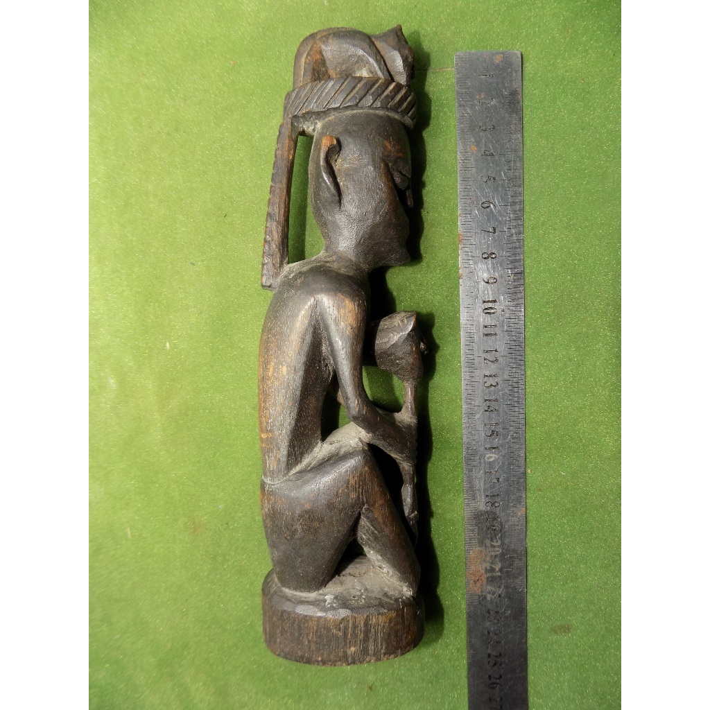 patung dayak tua primitif bahan kayu