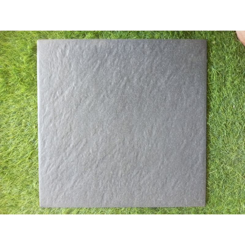 keramik lantai kamar mandi rocky black ukuran  40x40