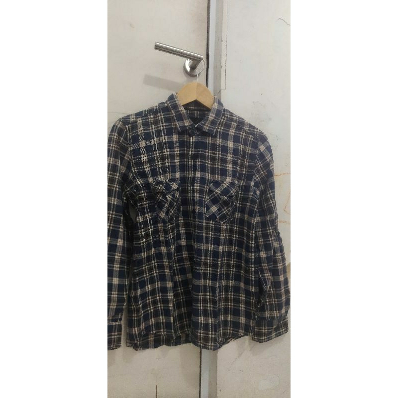 bundling kemeja panjang dan kaos Nike