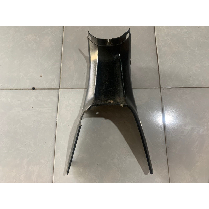 Legsil tengah tutup rangka zx 130