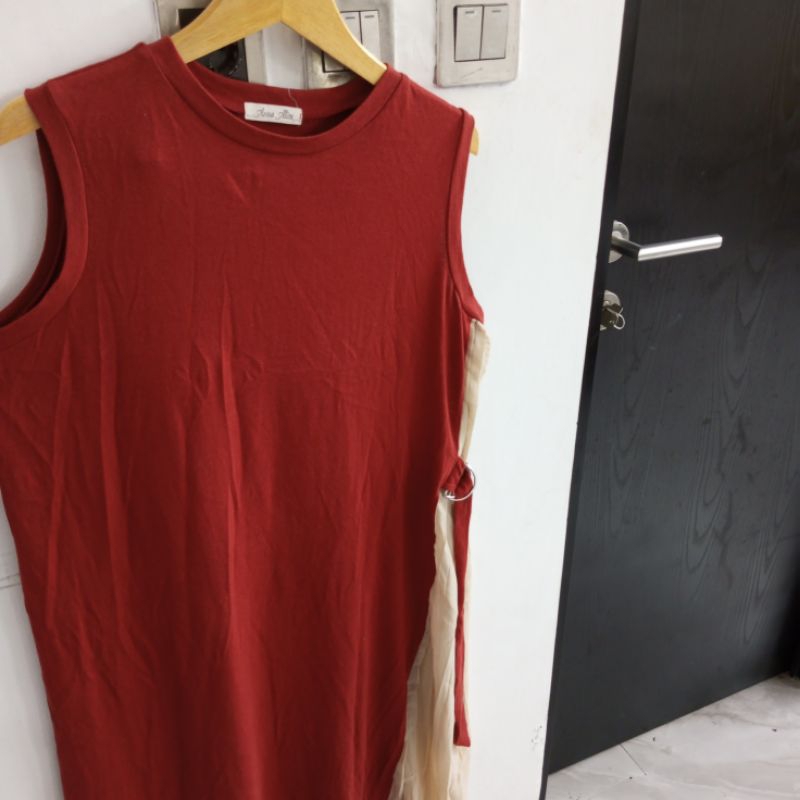 dress merah bata