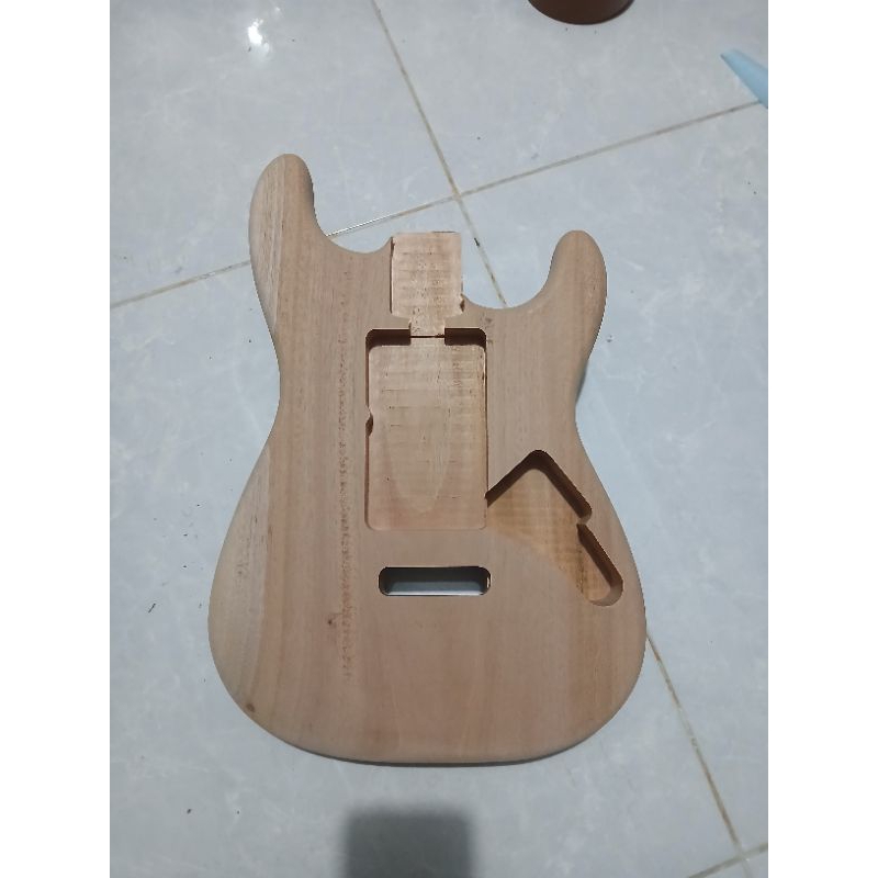 body gitar model shecter