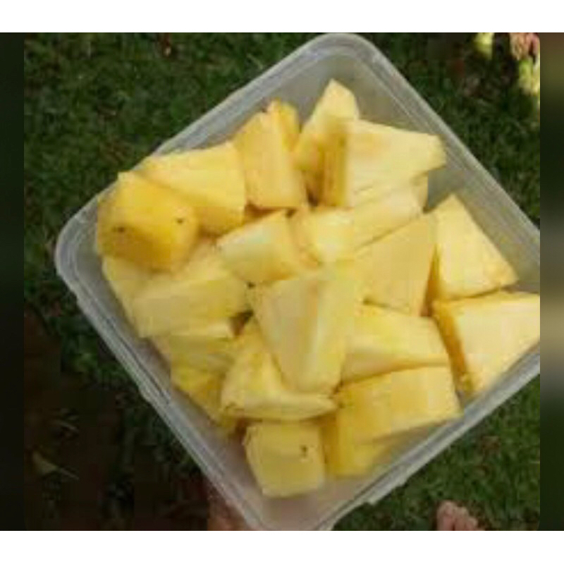 

NANAS POTONG FRESH (1butir dipotong)