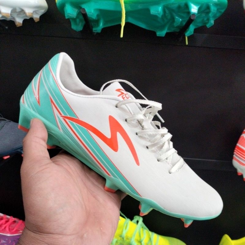 specs accelerator lightspeed 20fwd fg