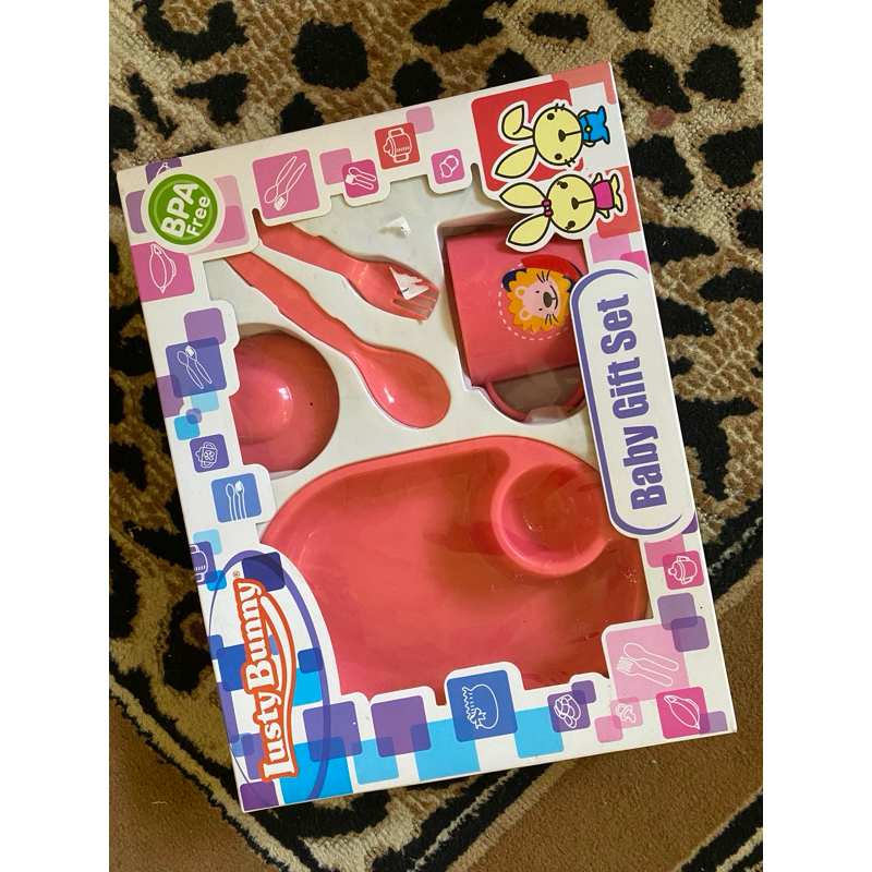 Satu SetTempatMakanBayi (BabyGiftSet)
