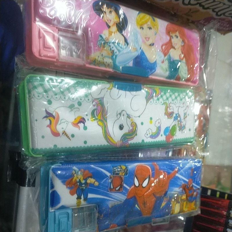 

kotak pensil box + magnet karakter