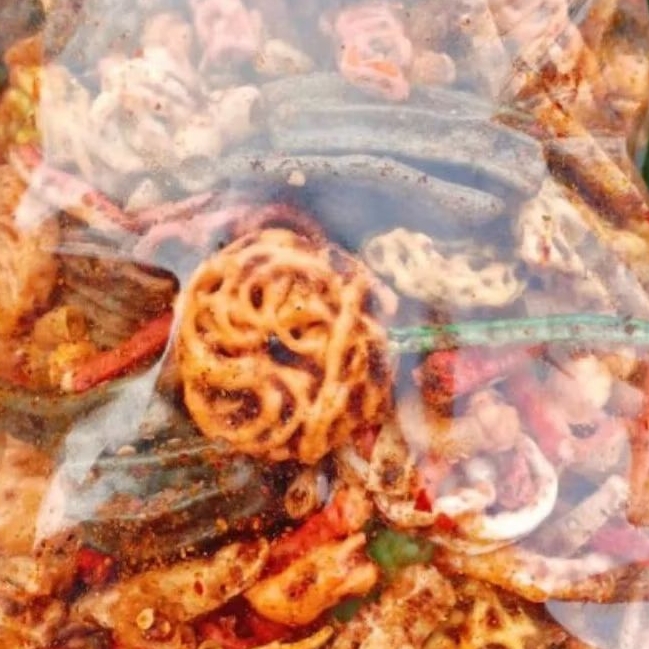

Kerupuk seblak MIX pedas