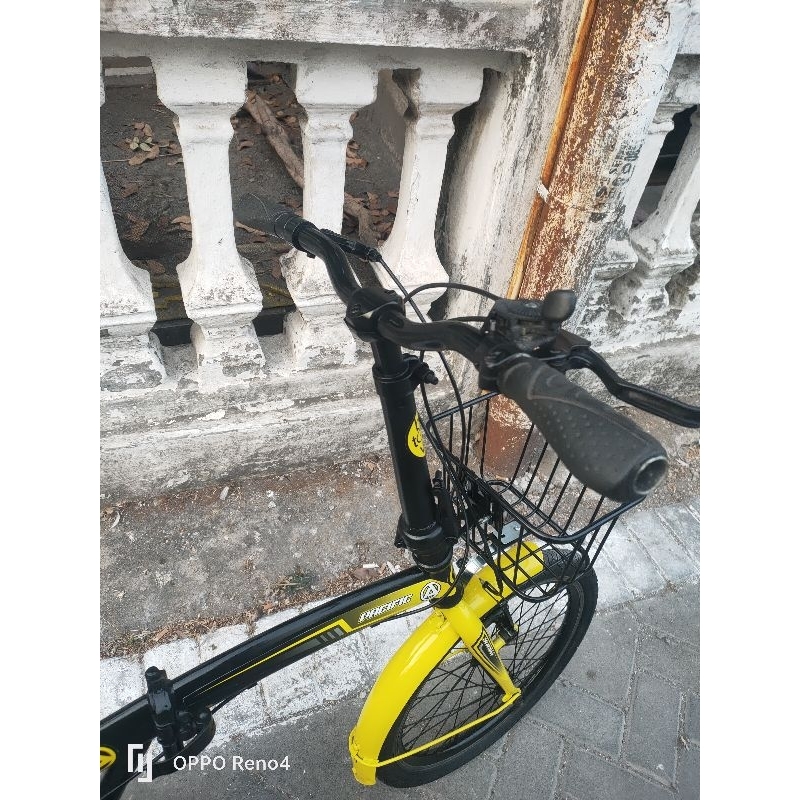 sepeda lipat ukuran 20 bekas cat ulang seperti baru