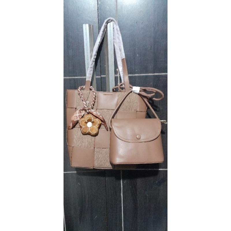 Tas Anyam Osamilan Tas selampang wanita by madelyn