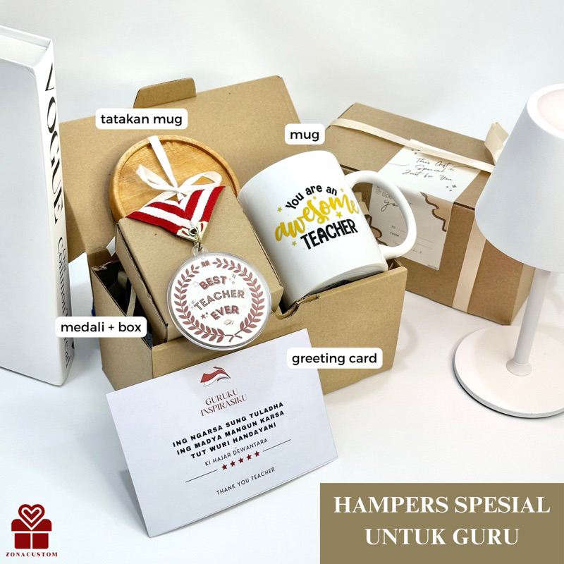 

Kado Hampers Guru - Paket Mug Guru - Hampers Spesial Hari Guru - Medali Guru - Hadiah Perpisahan Guru - Kado Hari Guru Nasional - Kenang Kenangan Guru - Kado Guru Perempuan - Kado Guru Cowok - Kado Ulang Tahun - Best Teacher Award - Teacher's Day