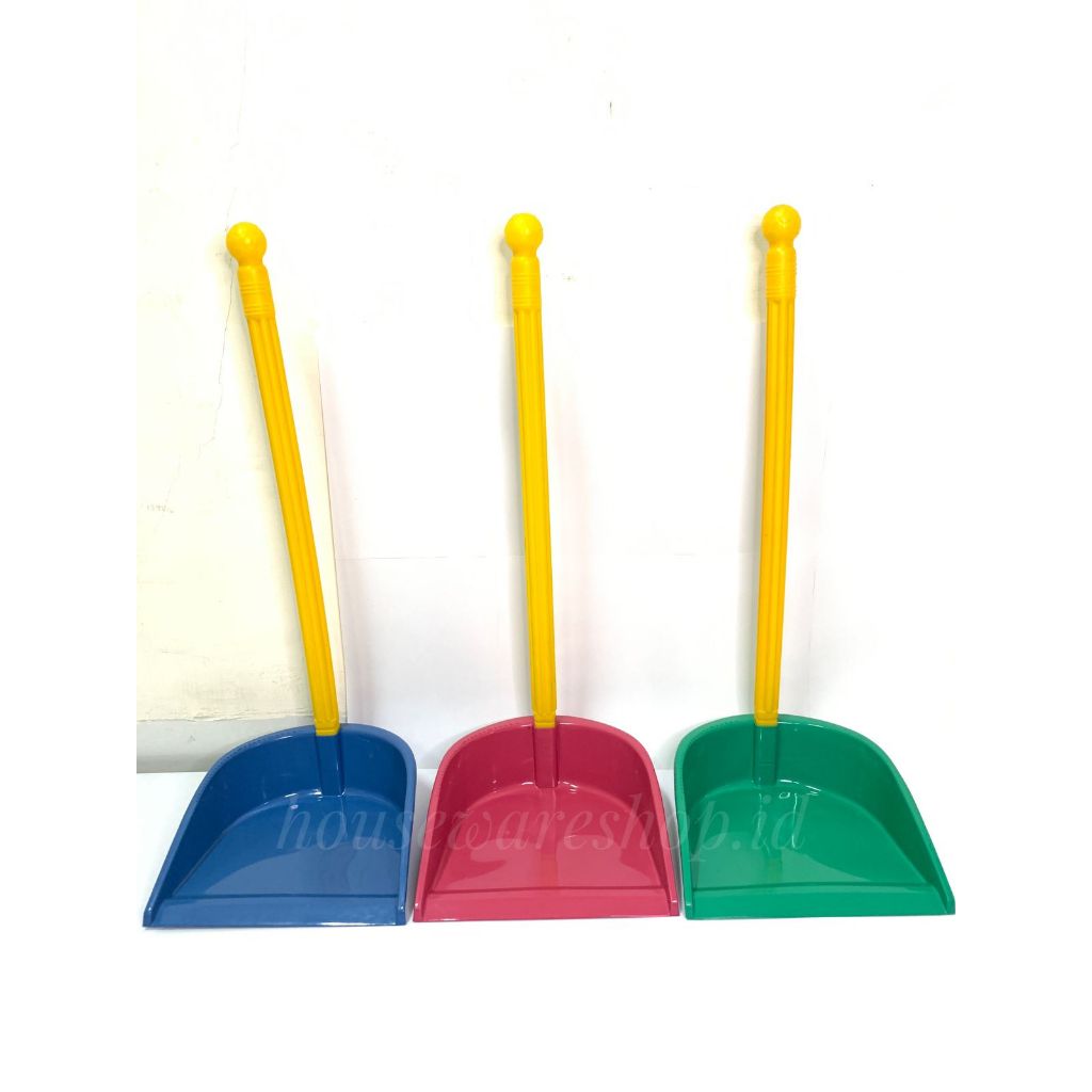 PENGKI SAMPAH / SEKOP SAMPAH / SEROK SAMPAH / SEROKAN / SEKOP SAPU YUTAKA
