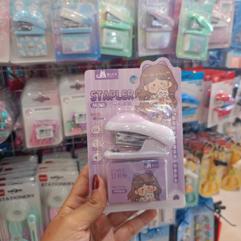 

STAPLES SET IMP MX8521 / STAPLES SET KARAKTER MOTIF LUCU / STAPLER / JEPRETAN