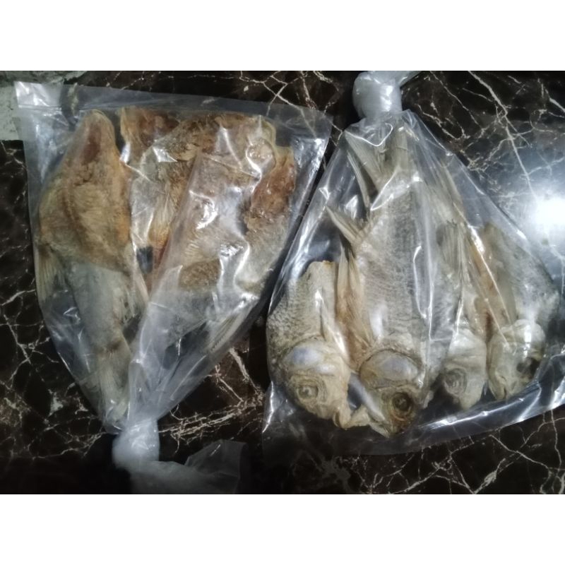 

ikan asin tawes super isi 2 pcs per kantong