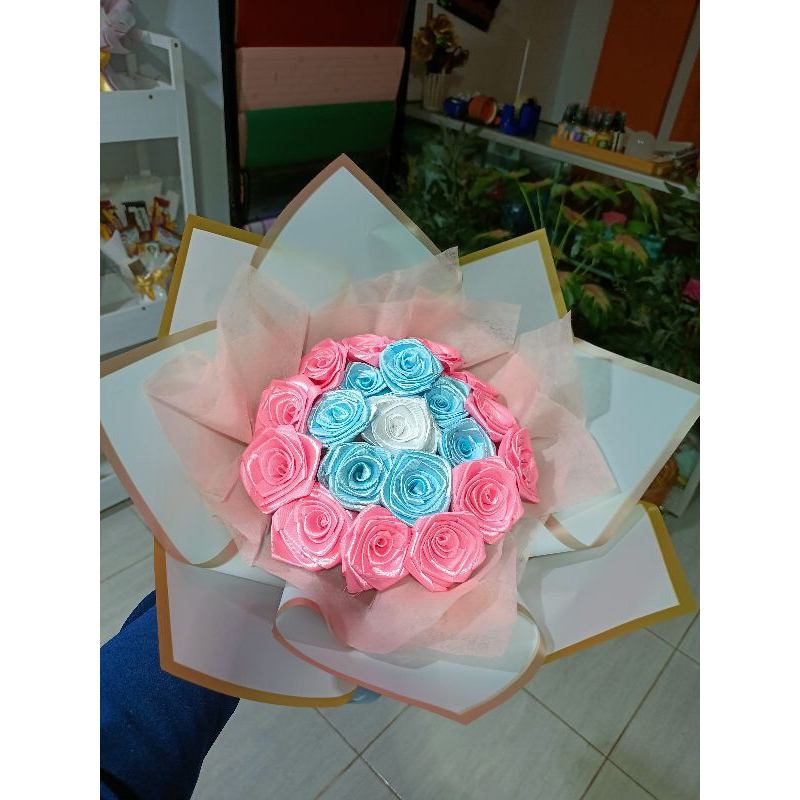 

Buket pita satin