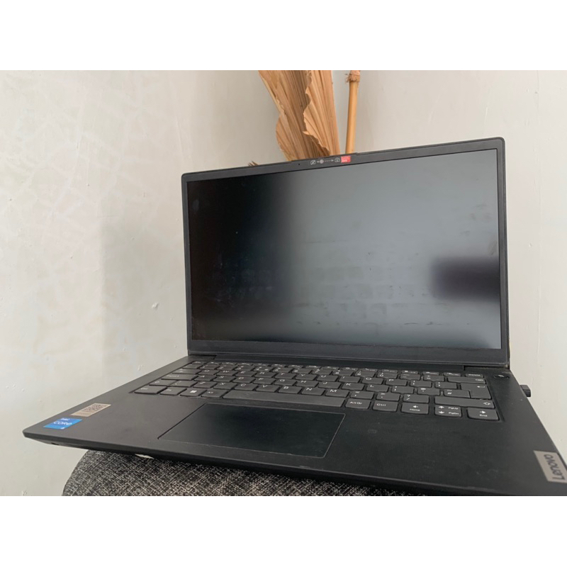 Laptop Lenovo V14 G2 ITL / INTEL CORE I5/1135G7/ 8GB RAM/ 256 GB SSD