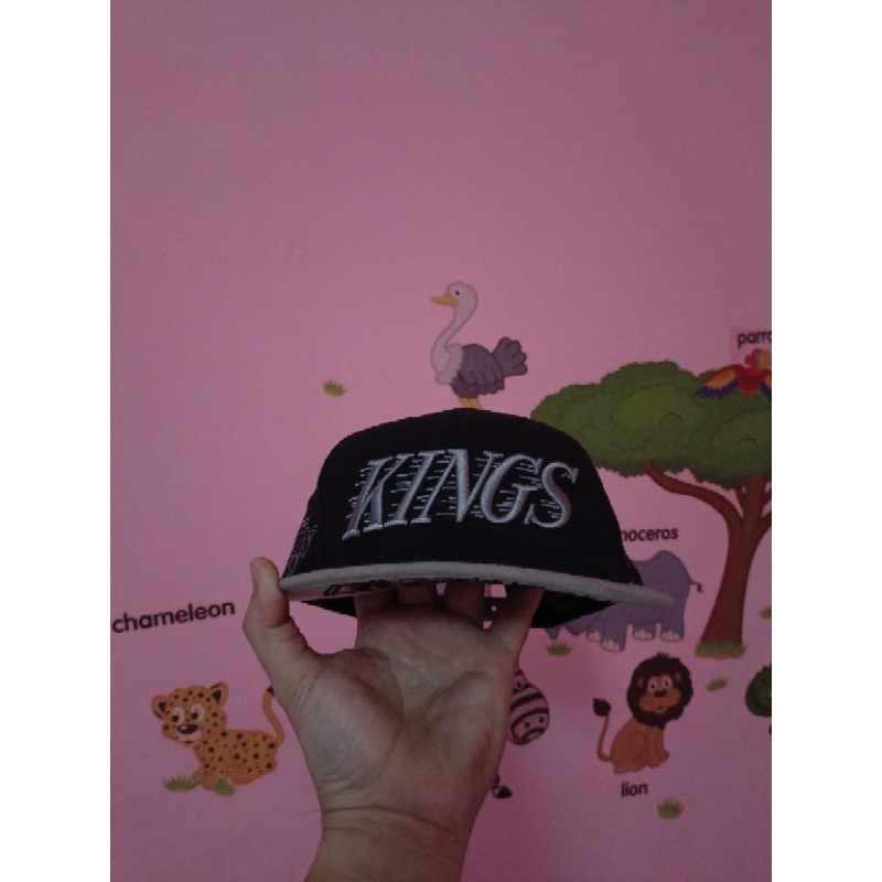 Topi Snapback Vintage Kings