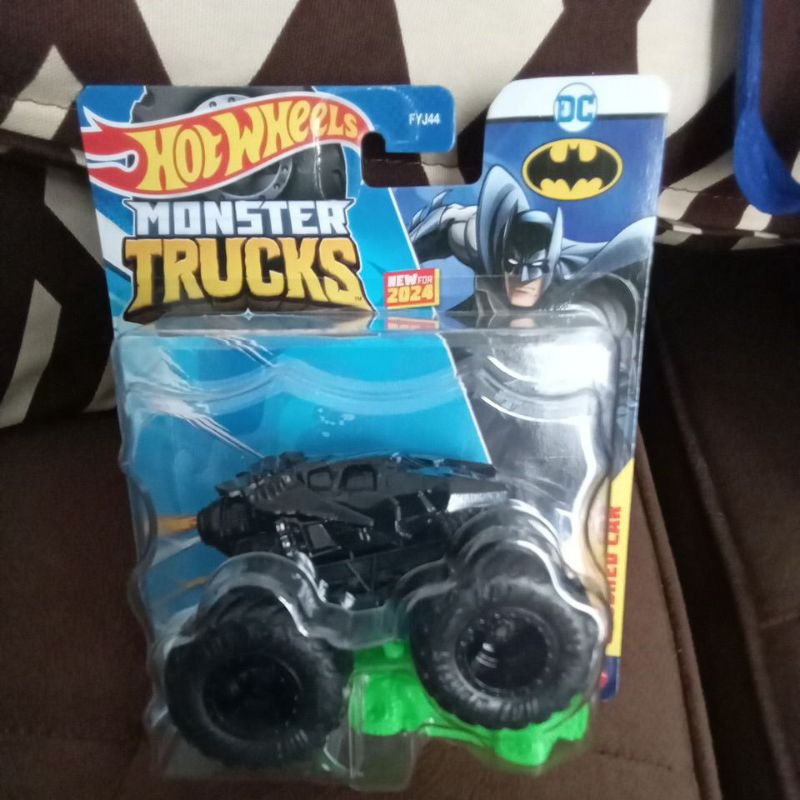 batman monster trucks hotwheels dc hitam
