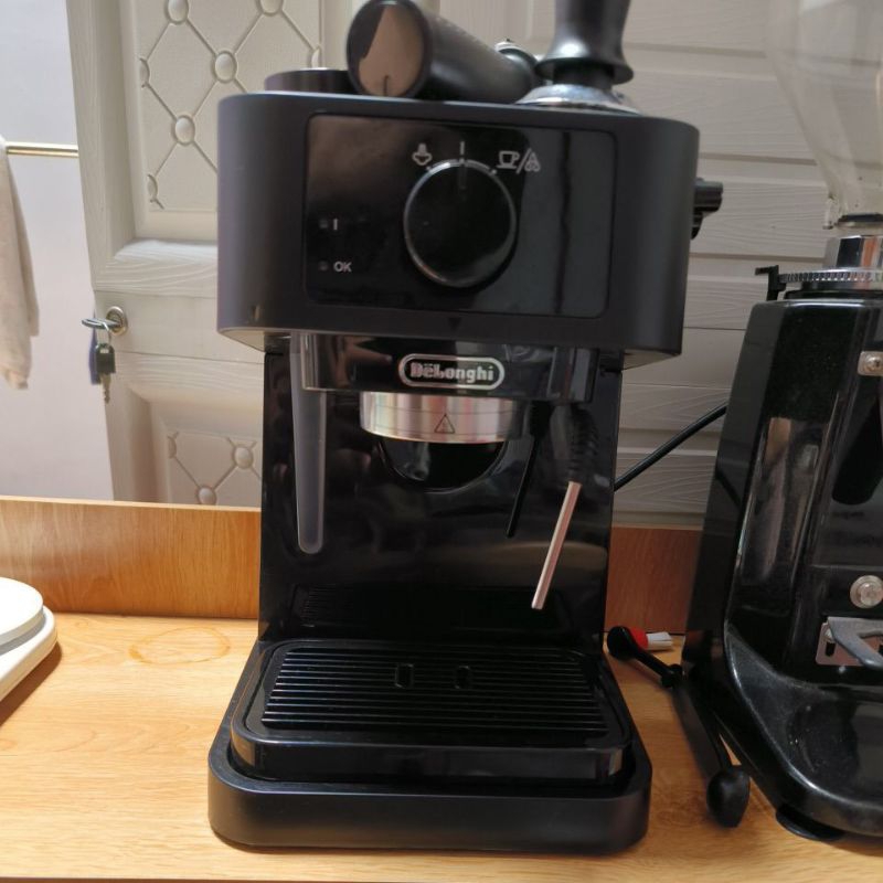 Mesin Kopi Espresso Maker Delonghi Stilosa EC 230.bk