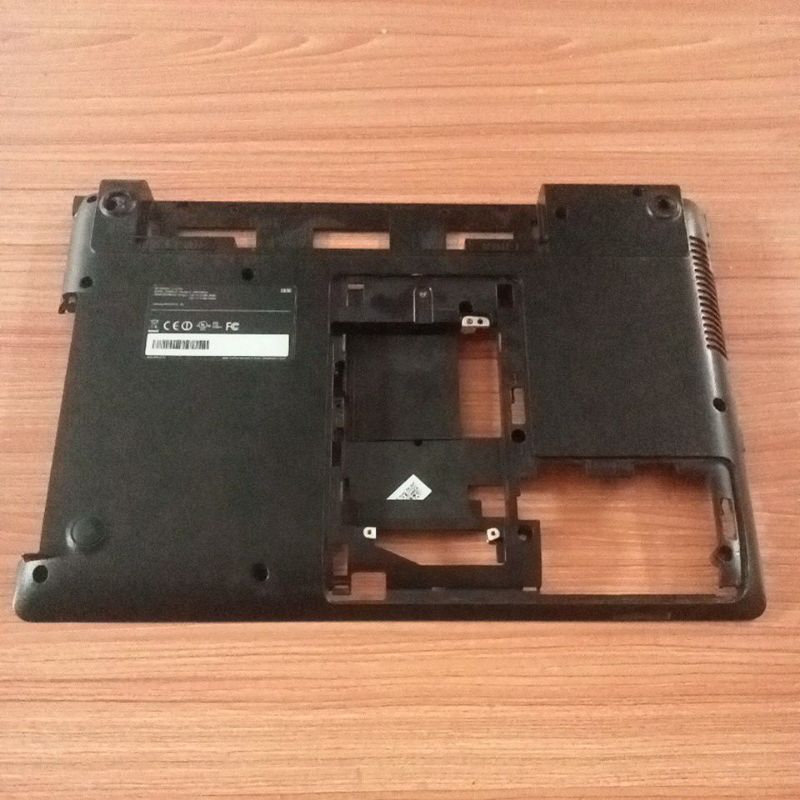 CESING CASE BOTTOM LAPTOP SAMSUNG  NP300 NP300E4X NP300E4C NP300E4A NP305E4A NP305VA NP305V5A