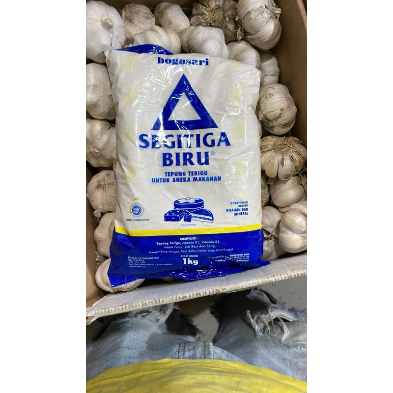 

TEPUNG TERIGU SEGITIGA BIRU 1KG MURAH (BOGASARI)