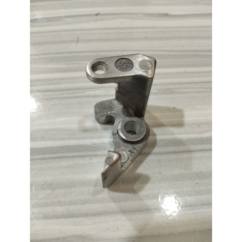 Knocker Comp Sambungan Dudukan Handle Rem Kanan Vario 110 Vario 125 Vario 150 Beat fi