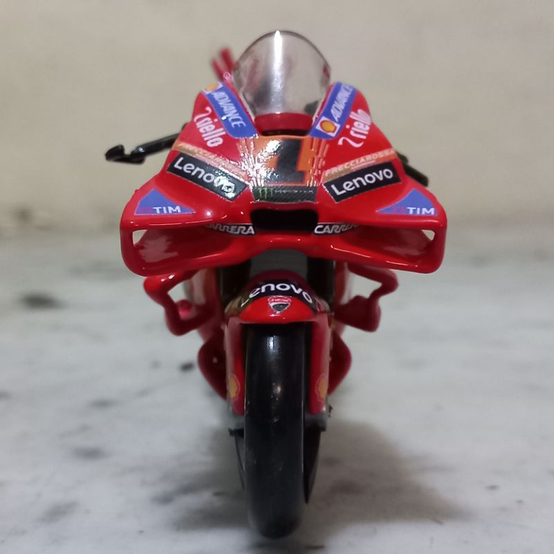 Diecast Ducati Desmosedici GP24 Motogp Custom Pecco Bagnaia 2024 Skala 1:18