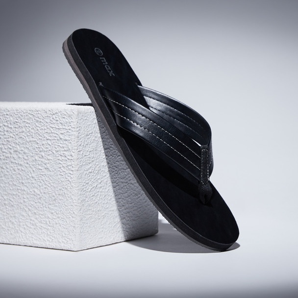 KODE P52U Max Fashions Sandal Laki laki Stitch Detail Slide Sandals Max Fashions Indonesia