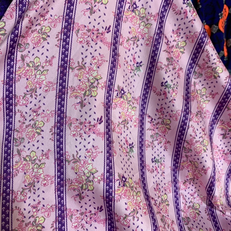 kain satin import - kain satin motif - kain satin silk premium - kain satin sik motif bunga salur