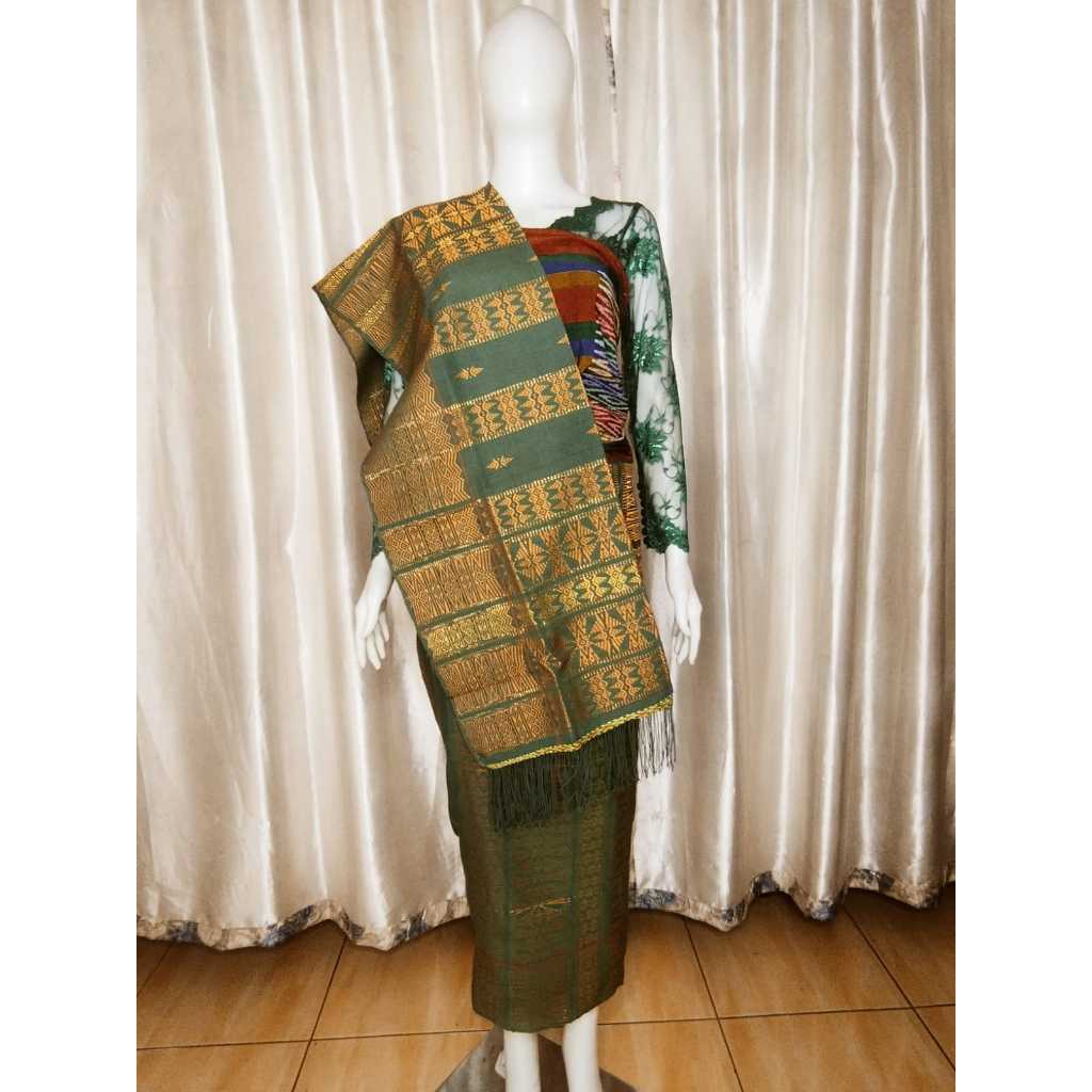 SETELAN UIS NIPES WARNA DASAR HIJAU (BATTLE GREEN) SUTRA