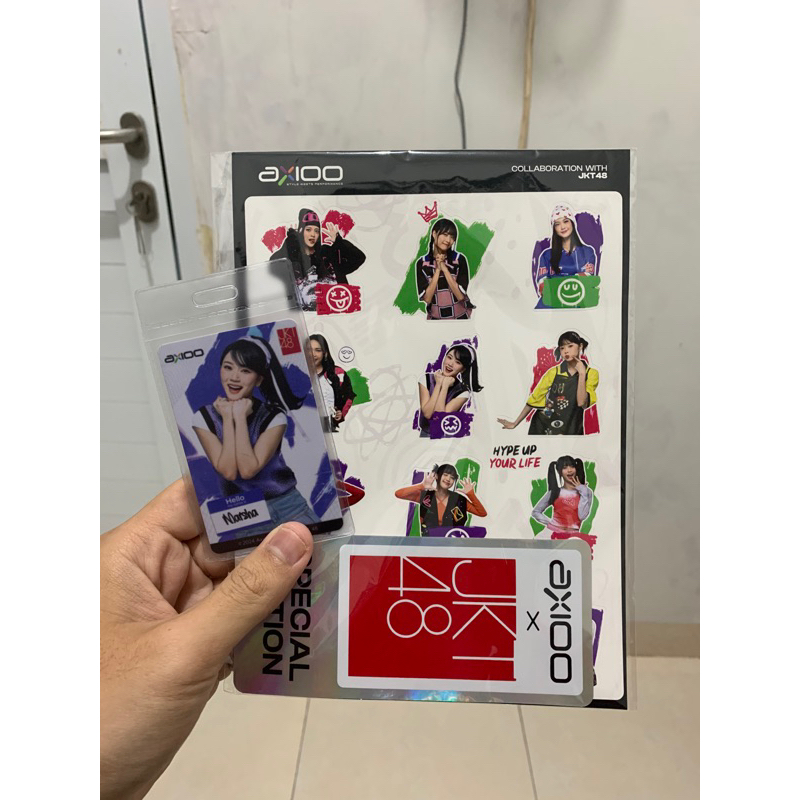 

Stiker + Photocard Axioo x JKT48 Original