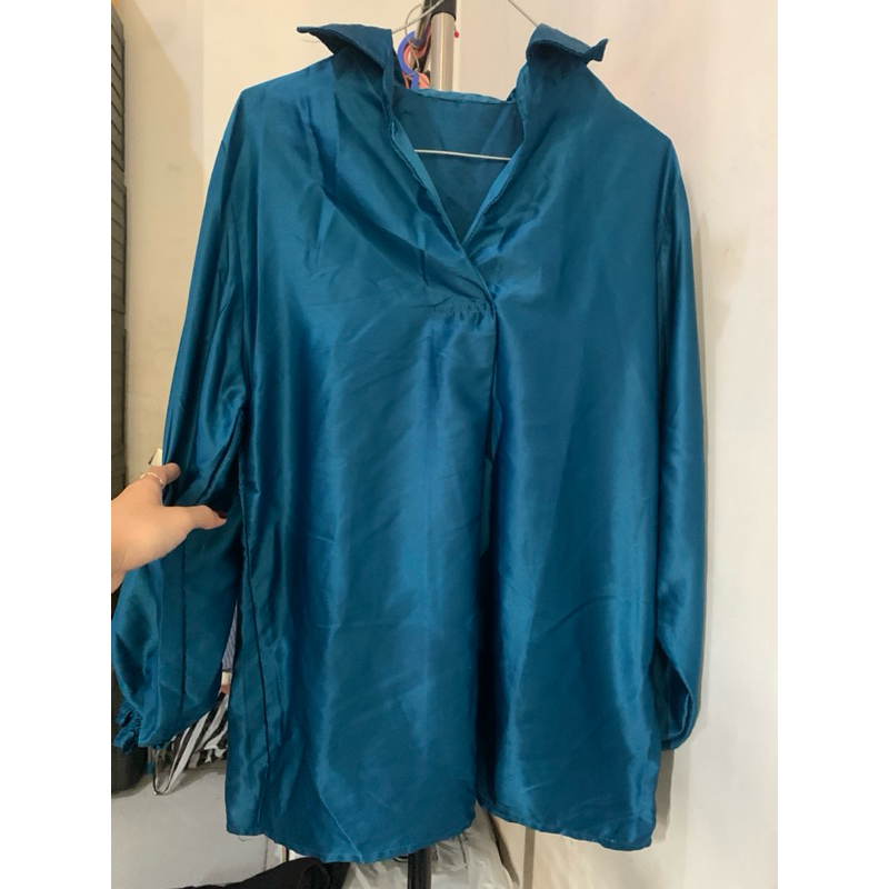 Blouse Kemeja Satin Silk Formal Wanita Preloved