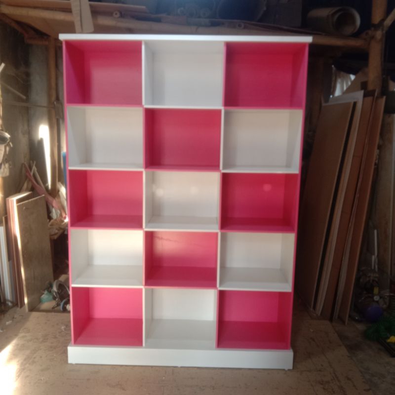 PERLENGKAPAN USAHA RAK LAUNDRY DAN MEJA KASIR MINIMALIS