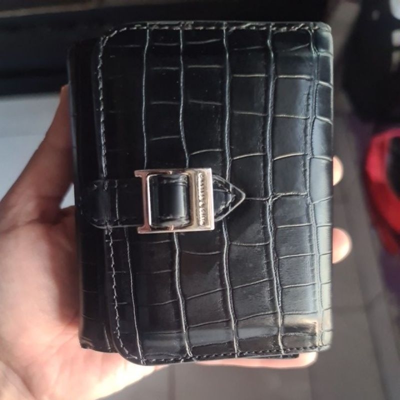dompet charles n keith