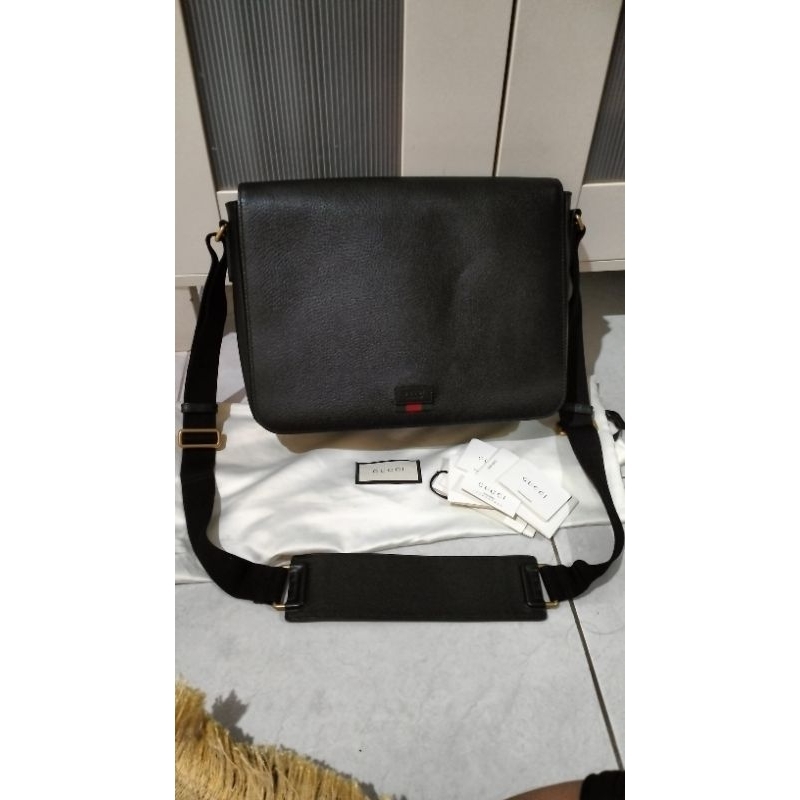 Gucci messenger leather bag original
