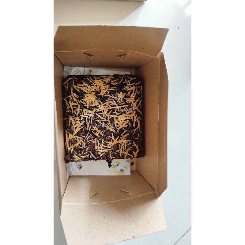 

fudy brownies no sekat 1 toppinh diameter 11cm