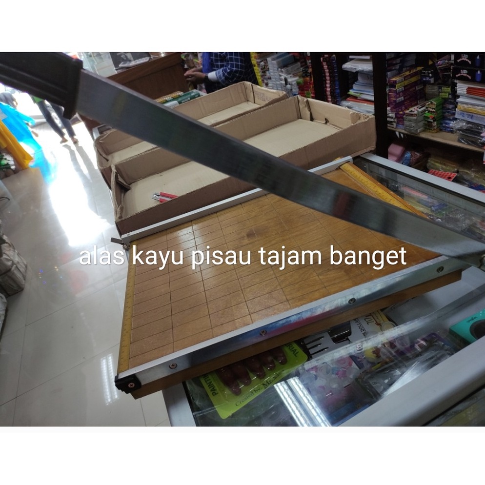 

ART M6C6 pemotong kertas lion tipe k23 ukuran 3 x 39 cm alas kayu ukuran alas kayunya peper cutting sisa jadul