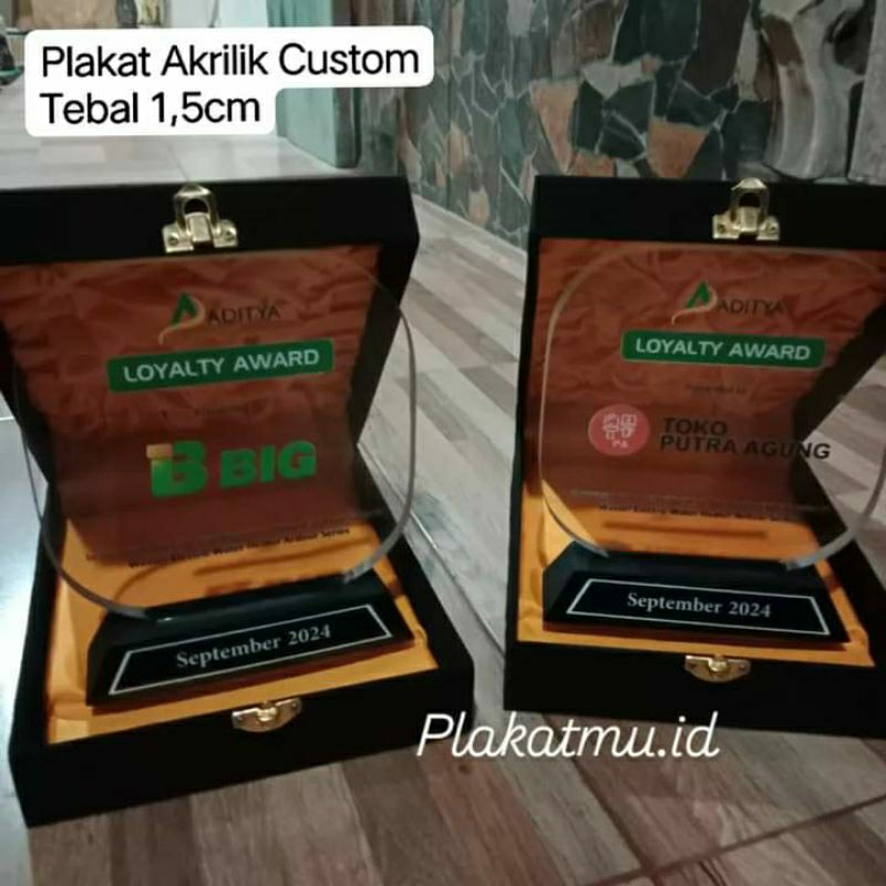 Plakat Akrilik Custom, Plakat Marmer, Plakat Akrilik, Plakat Kuningan, Piala, Piala Marmer, Piala Ak