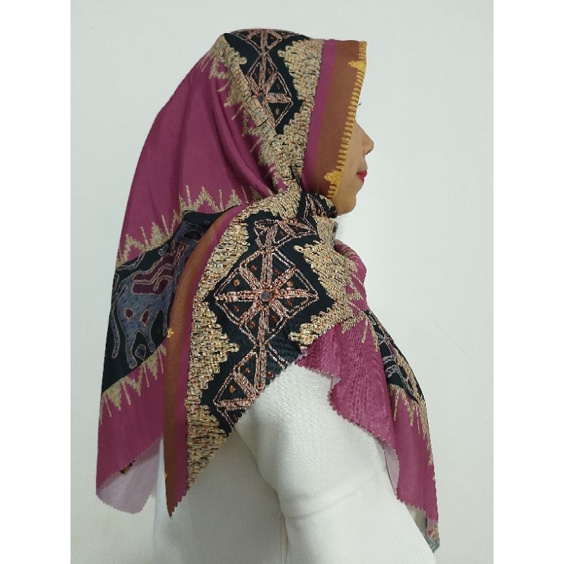 hijab segi empat tapis Lampung/hijab motif batik Lampung/hijab printing/finishing laser cutting