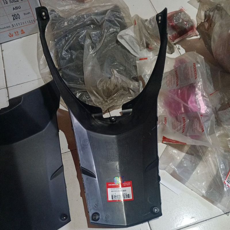 80151 KVB 900 COVER CENTRE VARIO KARBU 110 COVER BODY BAWAH JOK VARIO KARBU 110 ORIGINAL AHM