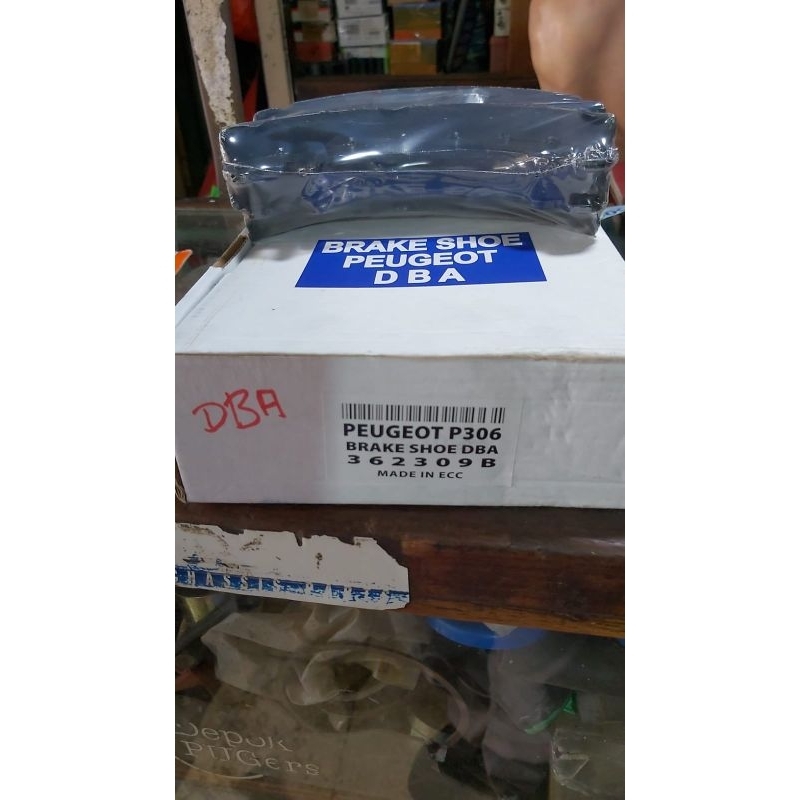 kampas rem belakang Peugeot 306 brake shoe belakang Peugeot 306