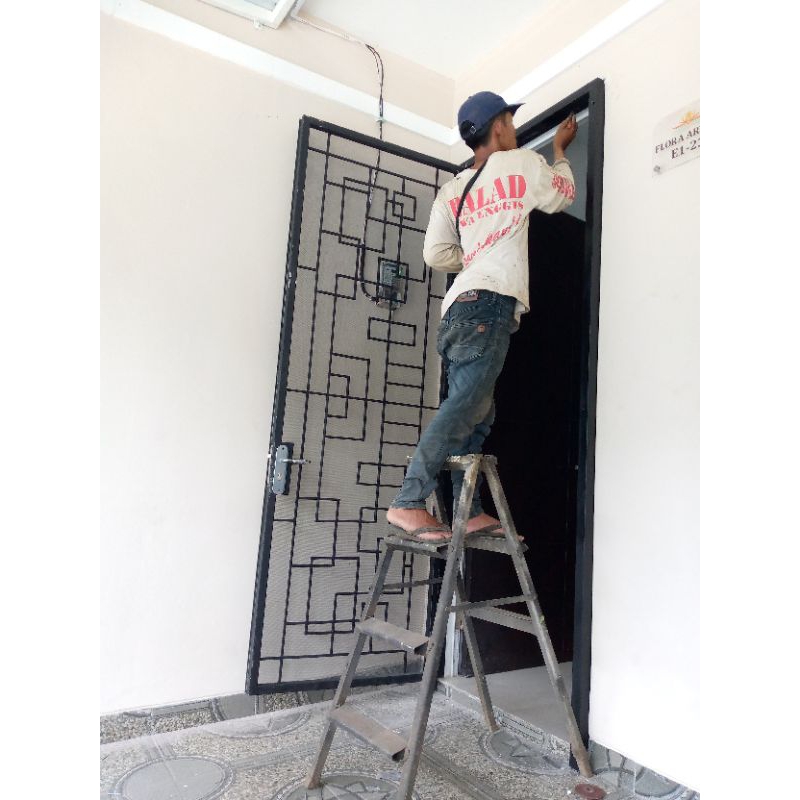 pintu teralis rumah minimalis