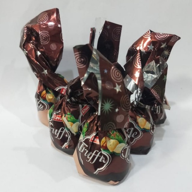 

Elvan Truffle Chocolate Hazelnut 500g ( Coklat truffle rasa hazelnut )